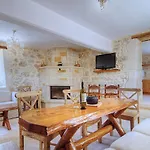 Caneva - Countryside Haven With Full Privacy Vila