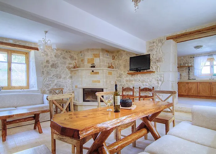 Caneva - Countryside Haven With Full Privacy Villa