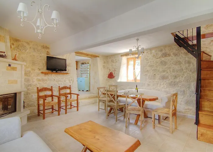 Caneva - Countryside Haven With Full Privacy Villa