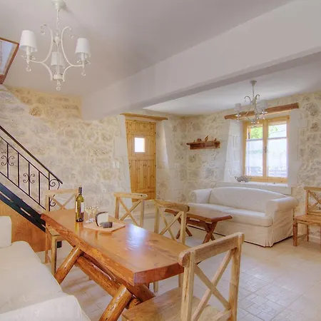 Villa Caneva - Countryside Haven With Full Privacy *